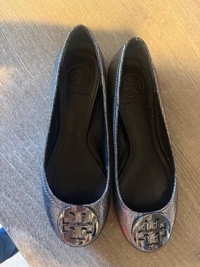 Tory Burch Silver Metallic Logo Ballet Flats 7.5